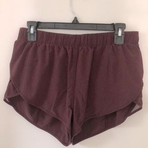 Lululemon 2.5” lined shorts in EUC size 8